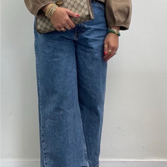 Authentic Gucci Monogram Clutch - Picture 2 of 7